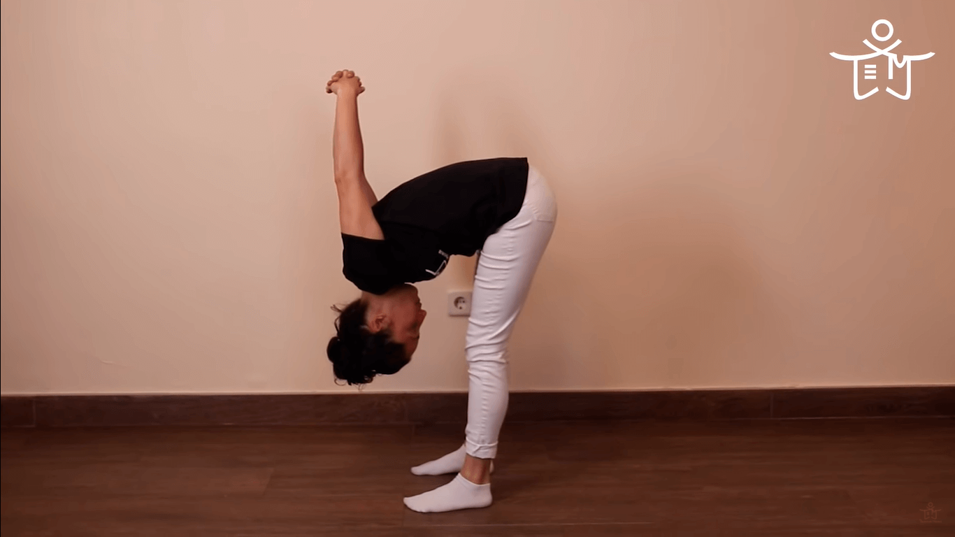 Postura de yoga para aliviar el dolor
