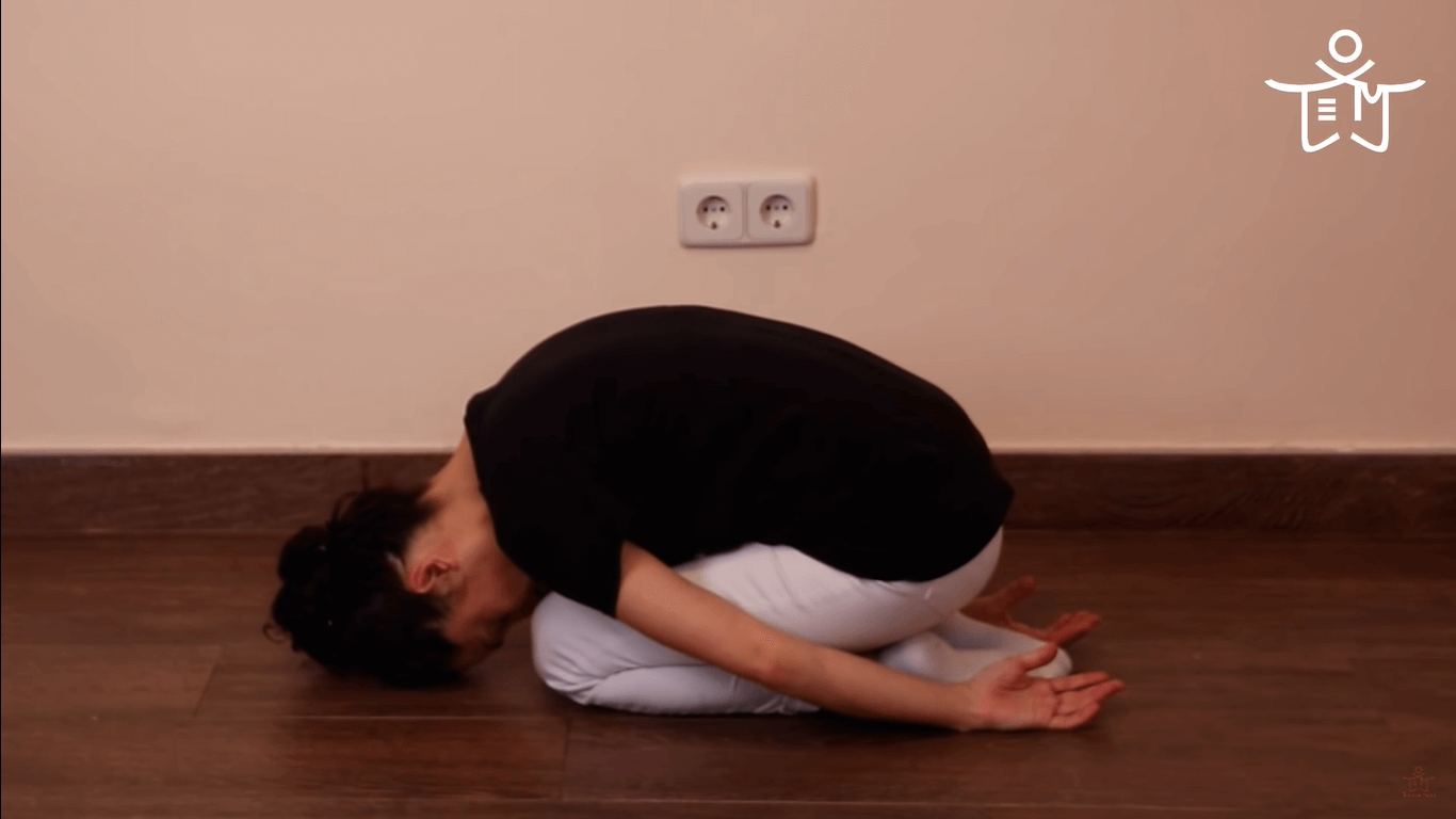 Posturas de yoga para disminuir el dolor en las lumbares