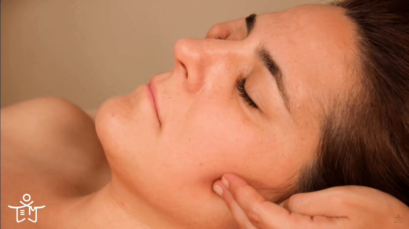 Terapia facial de drenaje