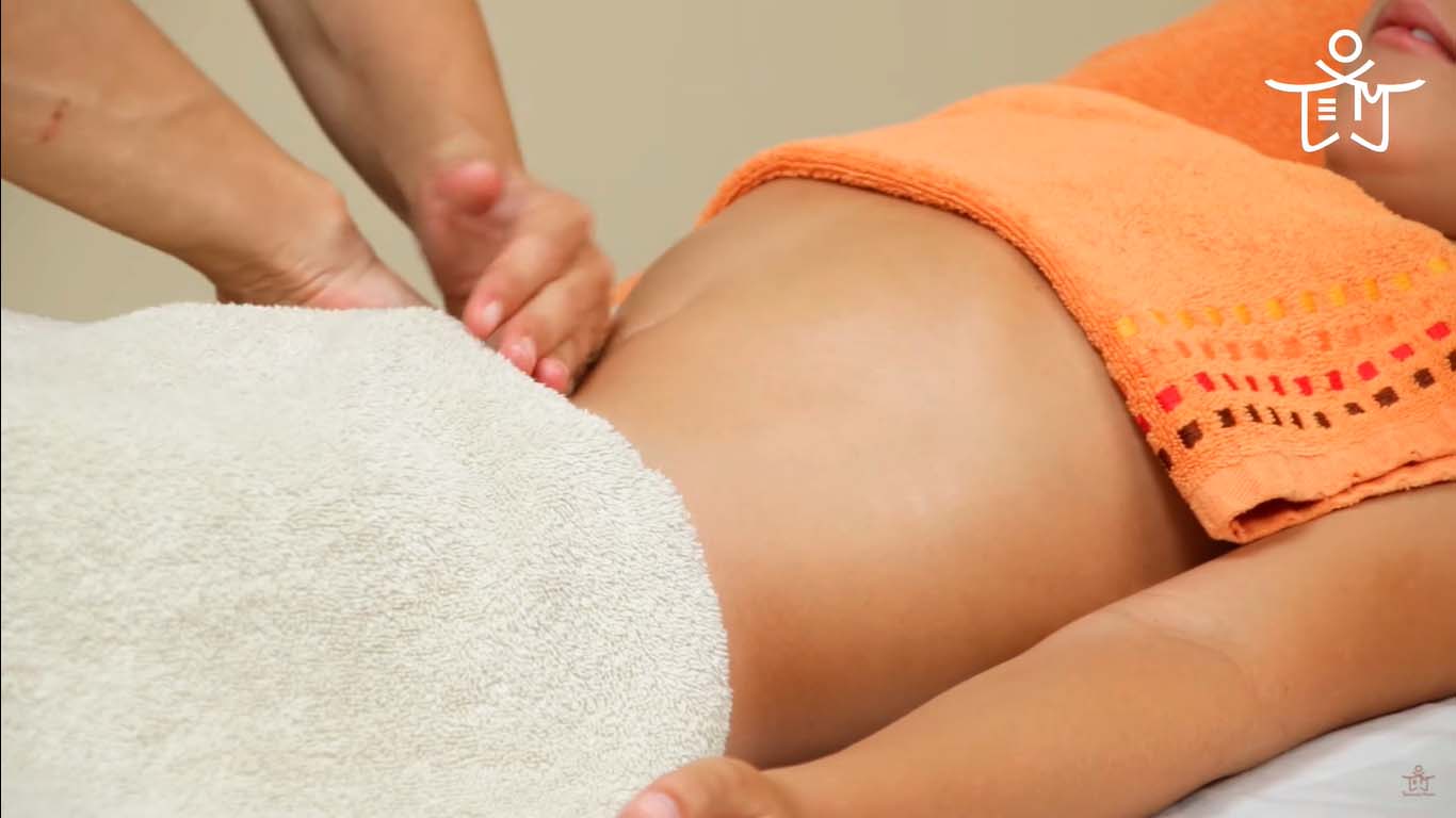 Mejores técnicas de masaje para aliviar las molestias estomacales de los niños