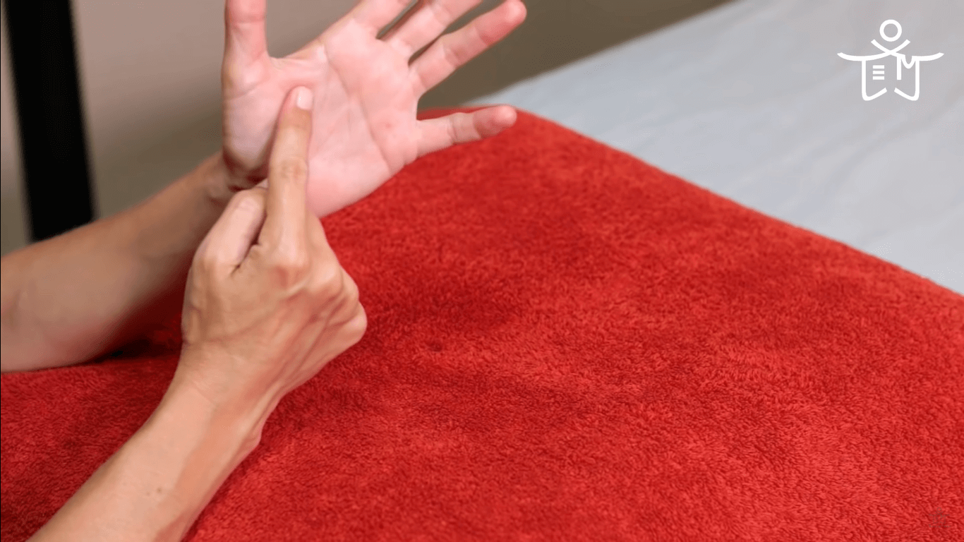 Cómo masajear las manos después de trabajar