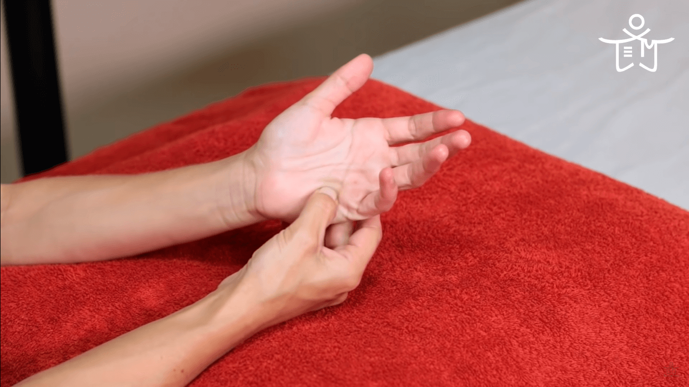 Masaje para relajar las manos