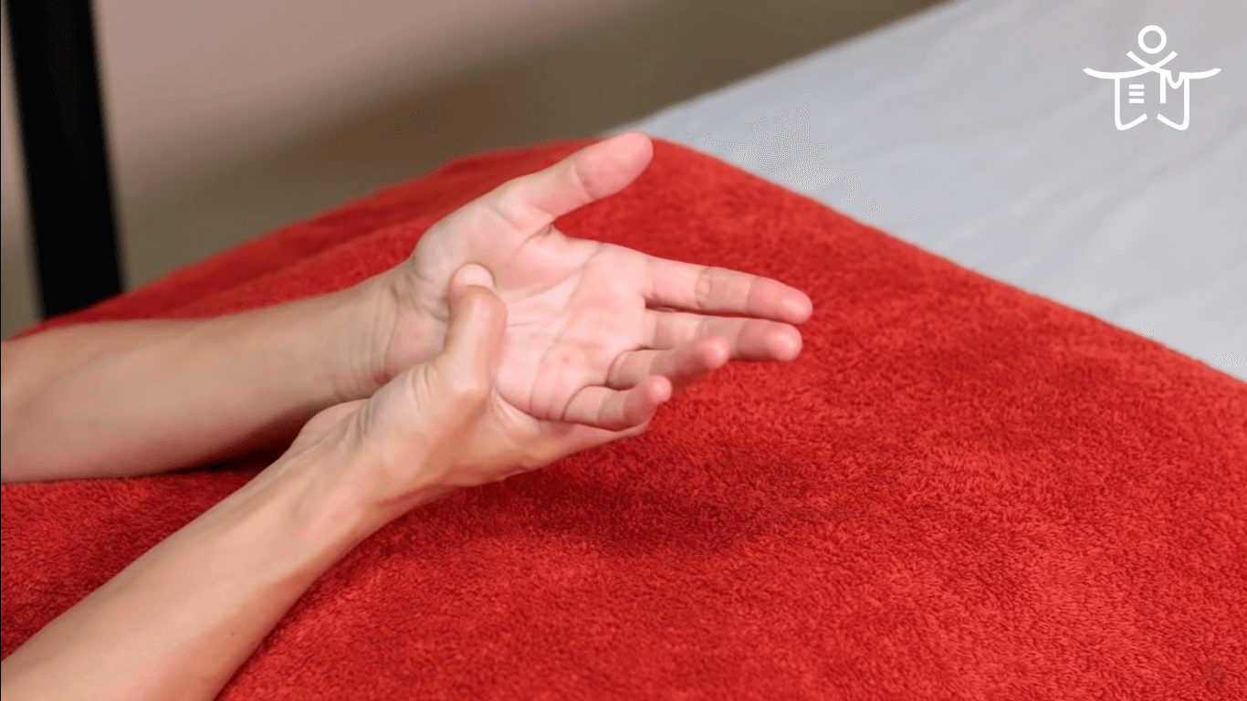 Reducir el dolor de manos con masaje