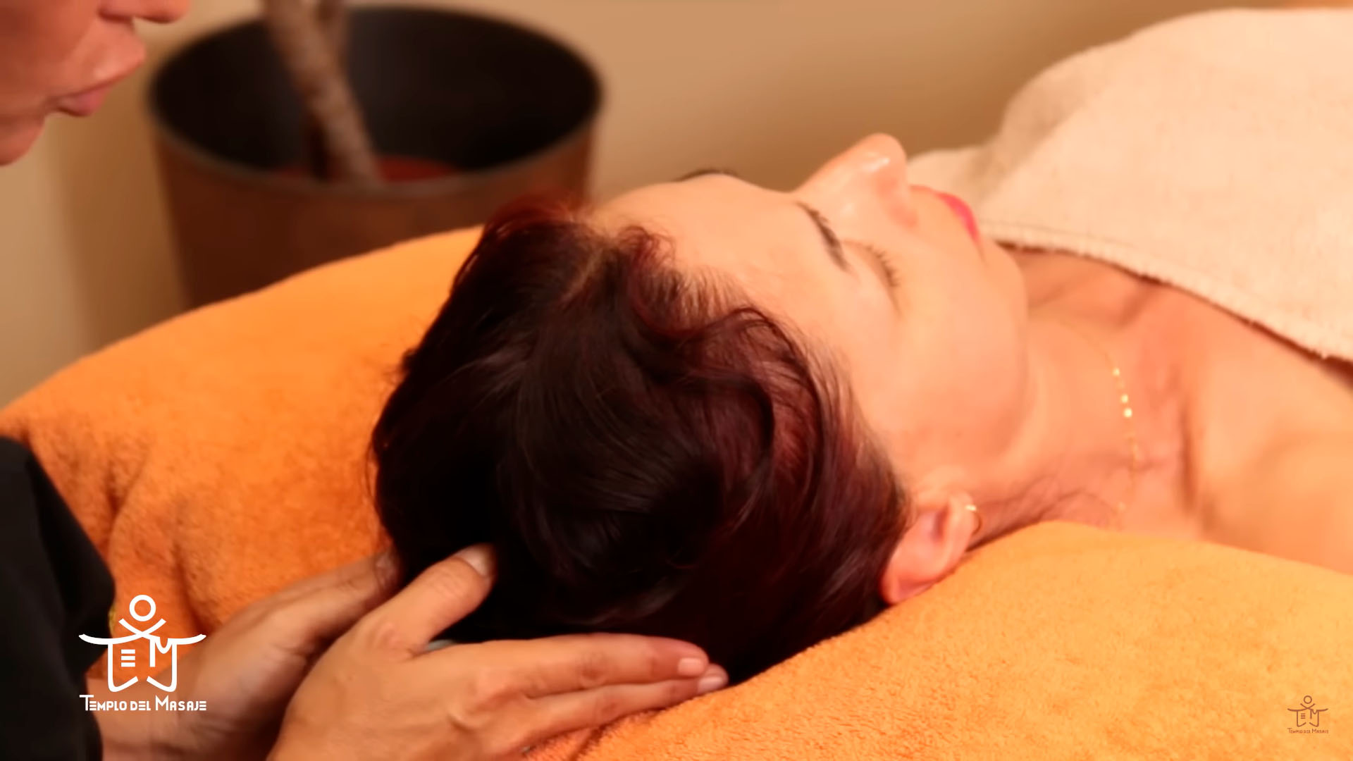 Cómo descansar mejor con un masaje de cabeza